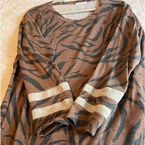 Bucket list long sleeve light weight top